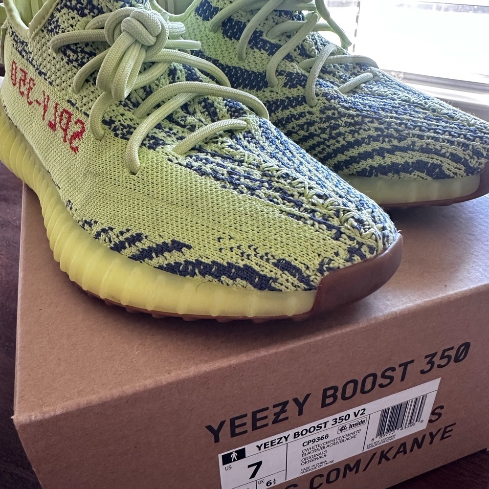 Yeezy Boost 350 V2 Sneakers